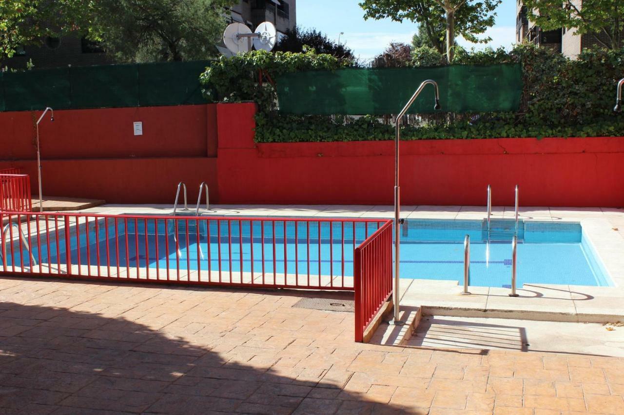 Appartement Vivienda Familiar Con Jardin Junto A Ifema à Madrid Extérieur photo