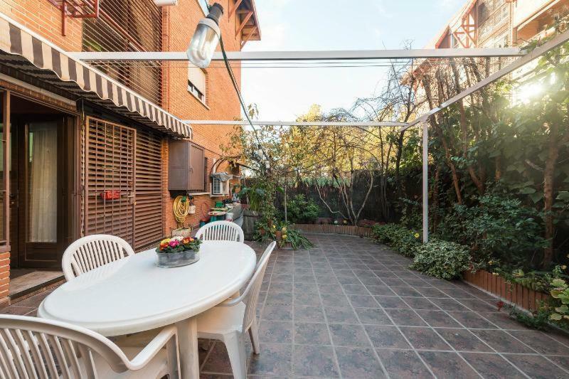 Appartement Vivienda Familiar Con Jardin Junto A Ifema à Madrid Extérieur photo